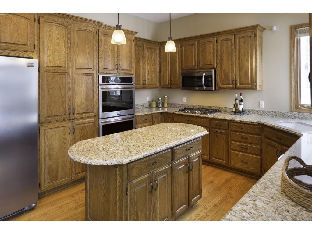4857 Four Seasons Dr, Eagan, MN 55122 photo 8