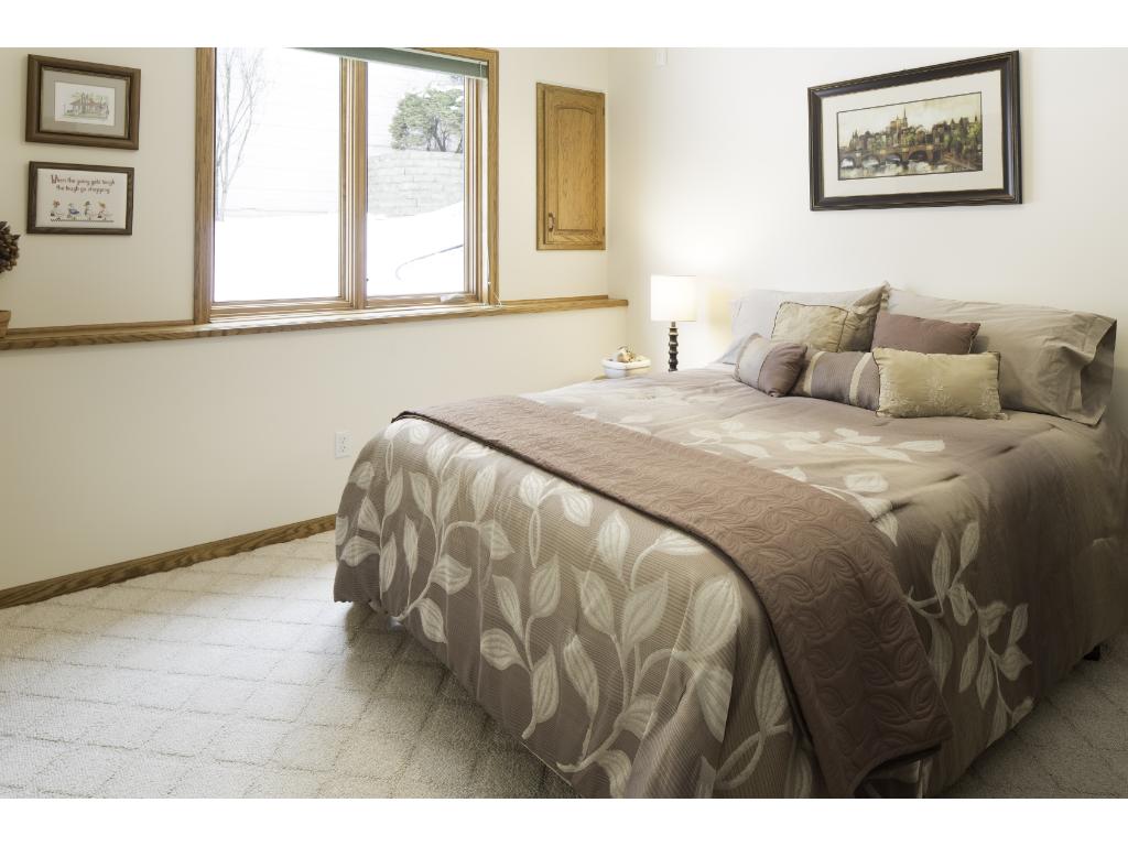 4857 Four Seasons Dr, Eagan, MN 55122 photo 20