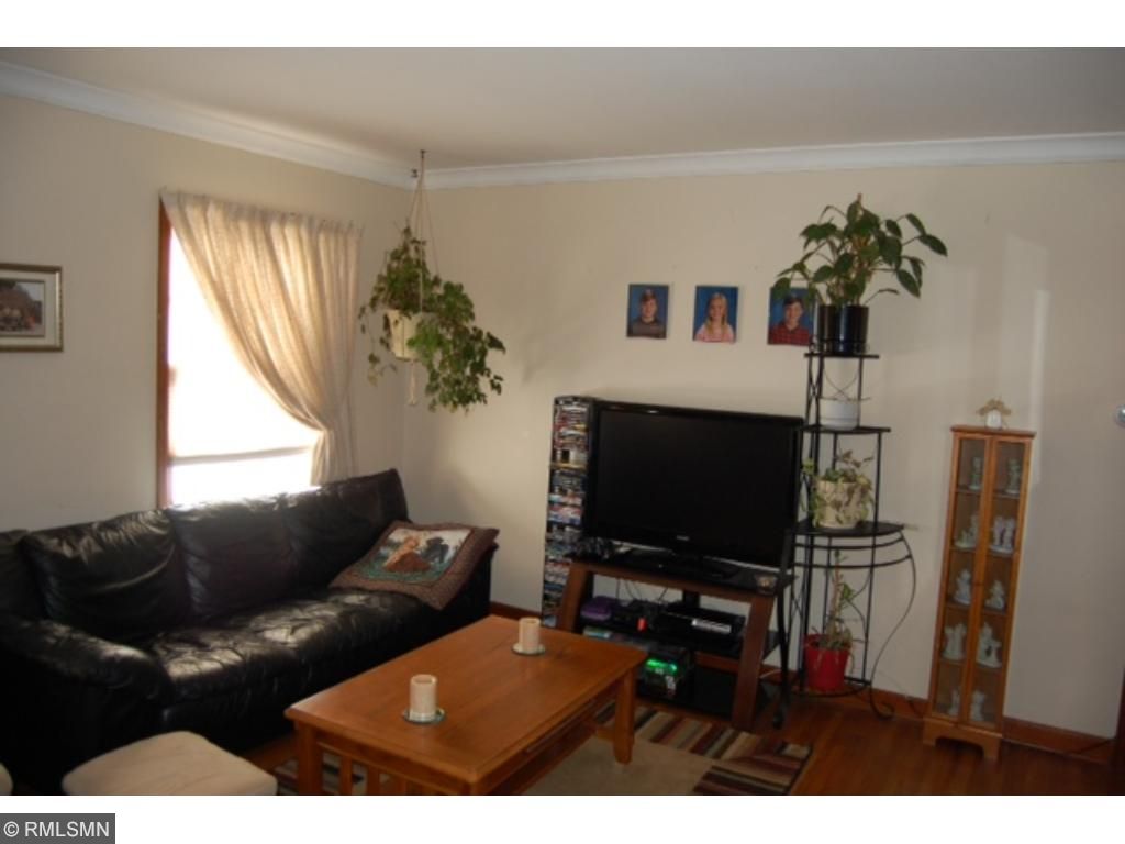 614 Division St W, Faribault, MN 55021 photo 4
