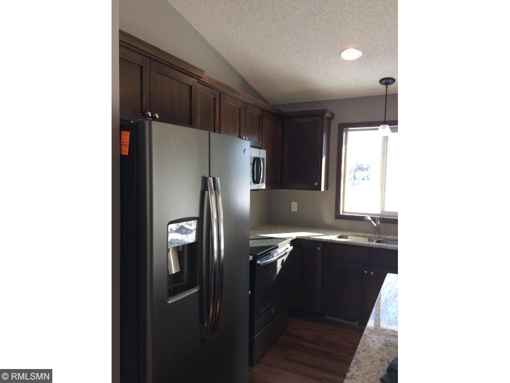 2704 Margaret Ave E, Maplewood, MN 55117 photo 3