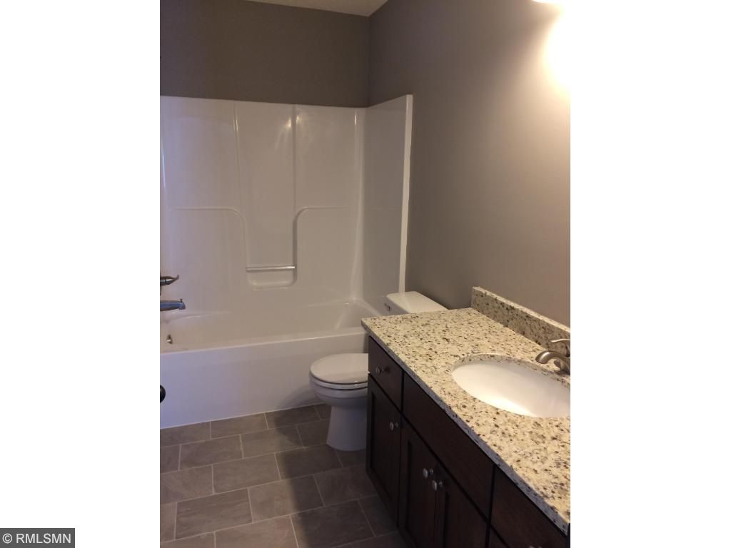 2704 Margaret Ave E, Maplewood, MN 55117 photo 4