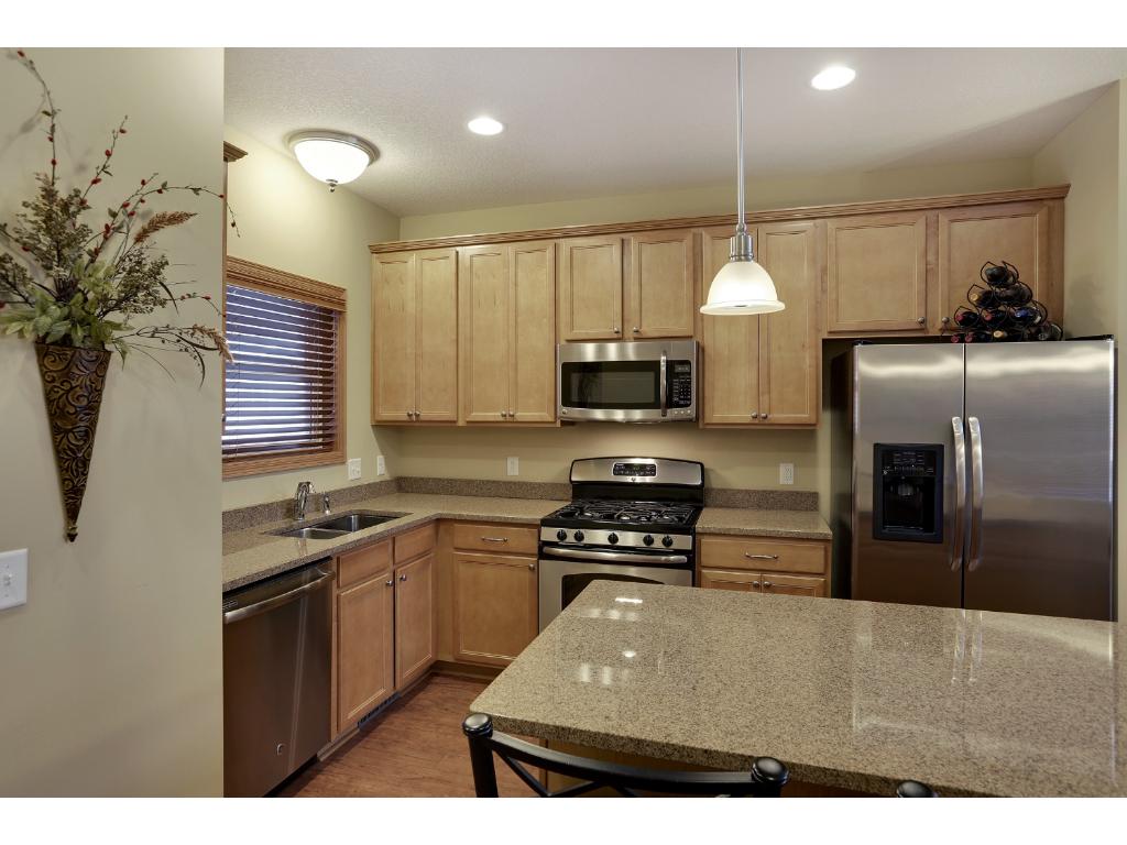 9509 Roosevelt Dr, Chanhassen, MN 55317 photo 4