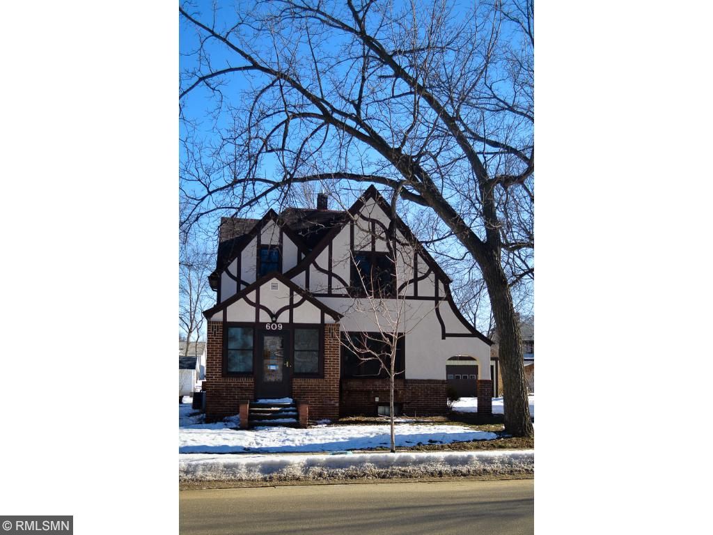 609 3rd St SE, Willmar, MN 56201 photo 4