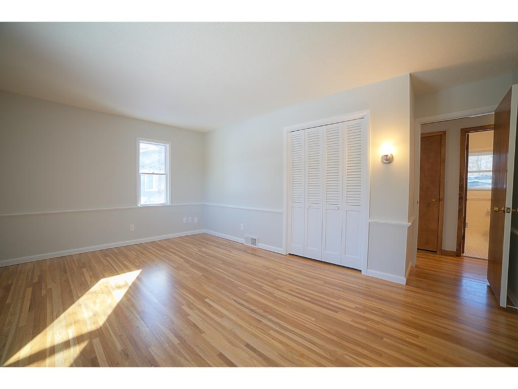 27400 Pine Bnd, Excelsior, MN 55331 photo 10
