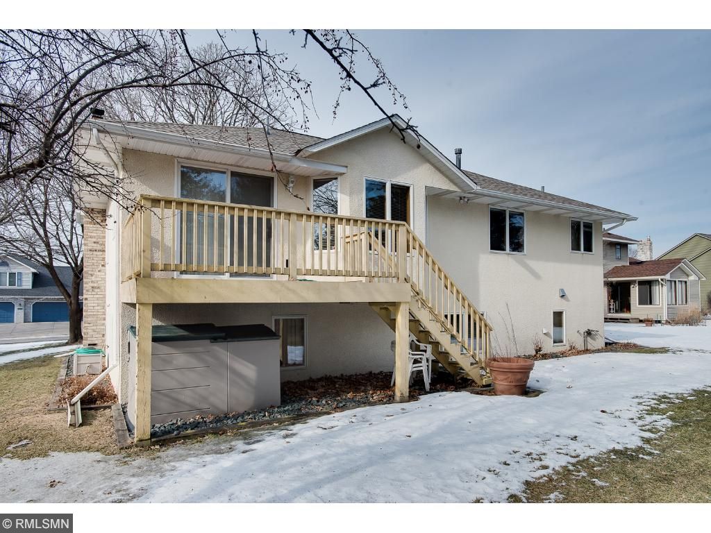 8925 Vincent Pl, Bloomington, MN 55431 photo 16