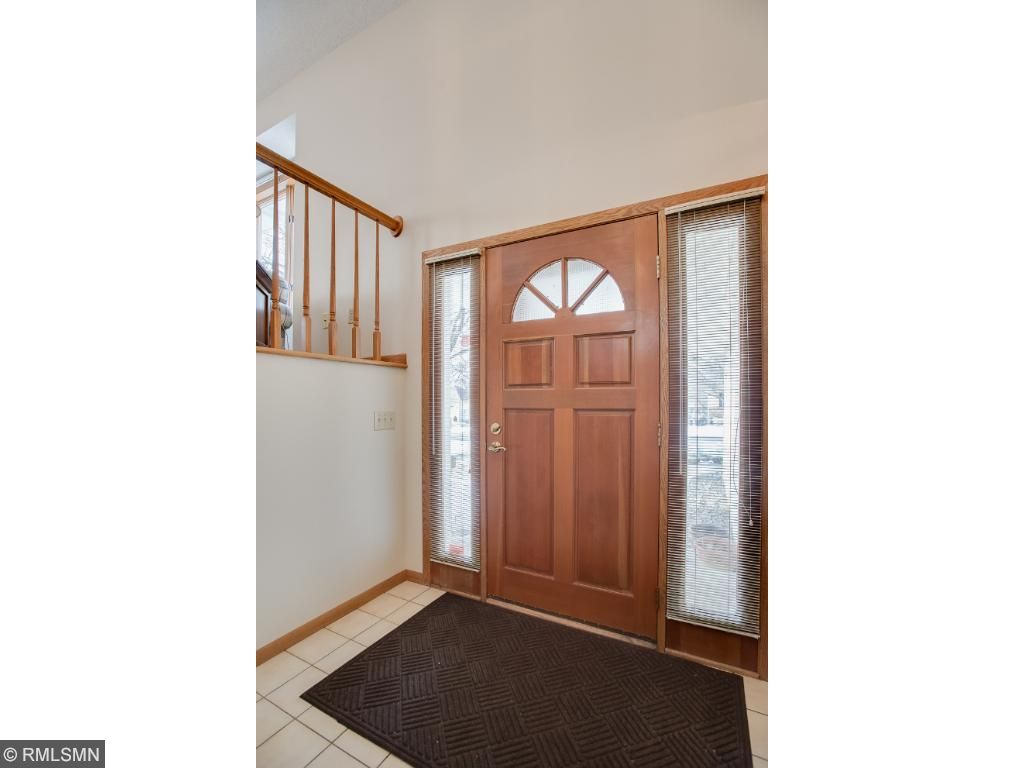 8925 Vincent Pl, Bloomington, MN 55431 photo 14