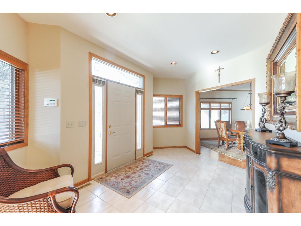3630 Elrene Rd, Eagan, MN 55123 photo 2
