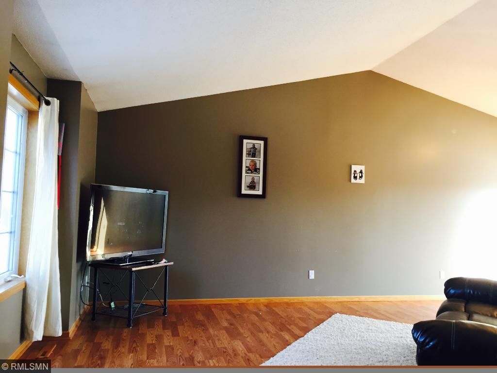 614 5th St E, Wanamingo, MN 55983 photo 3