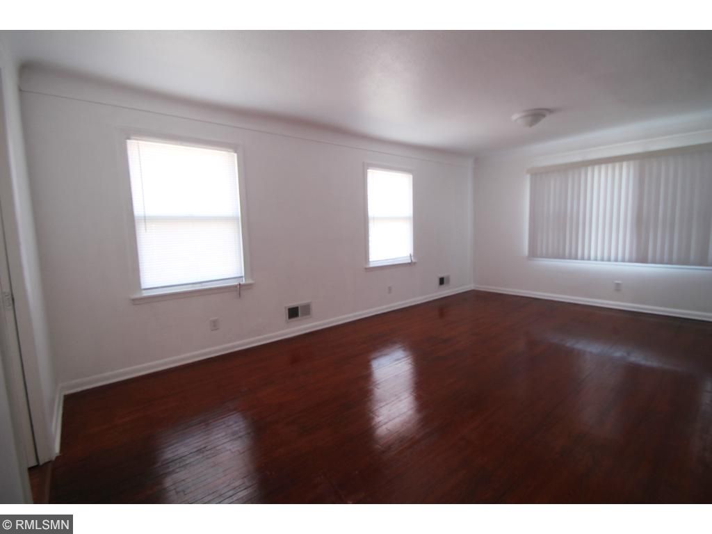 1660 7th St E, Saint Paul, MN 55106 photo 6