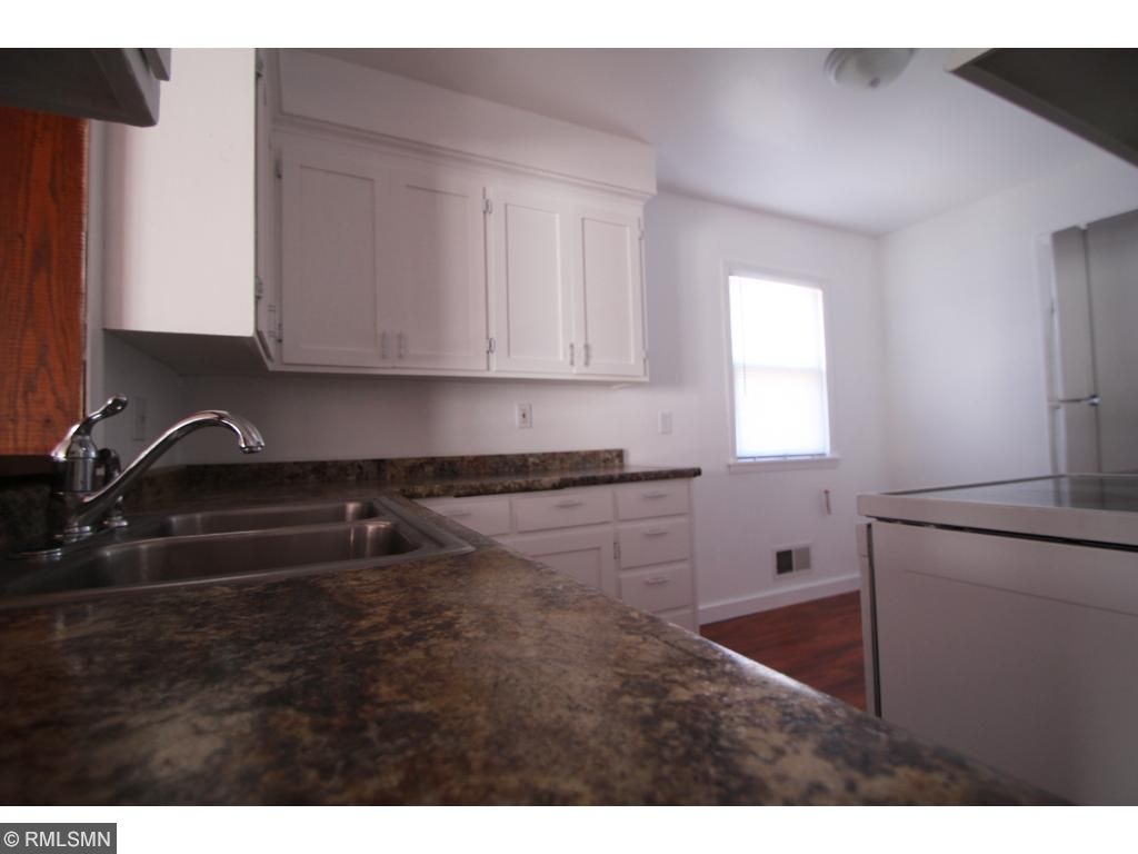 1660 7th St E, Saint Paul, MN 55106 photo 9