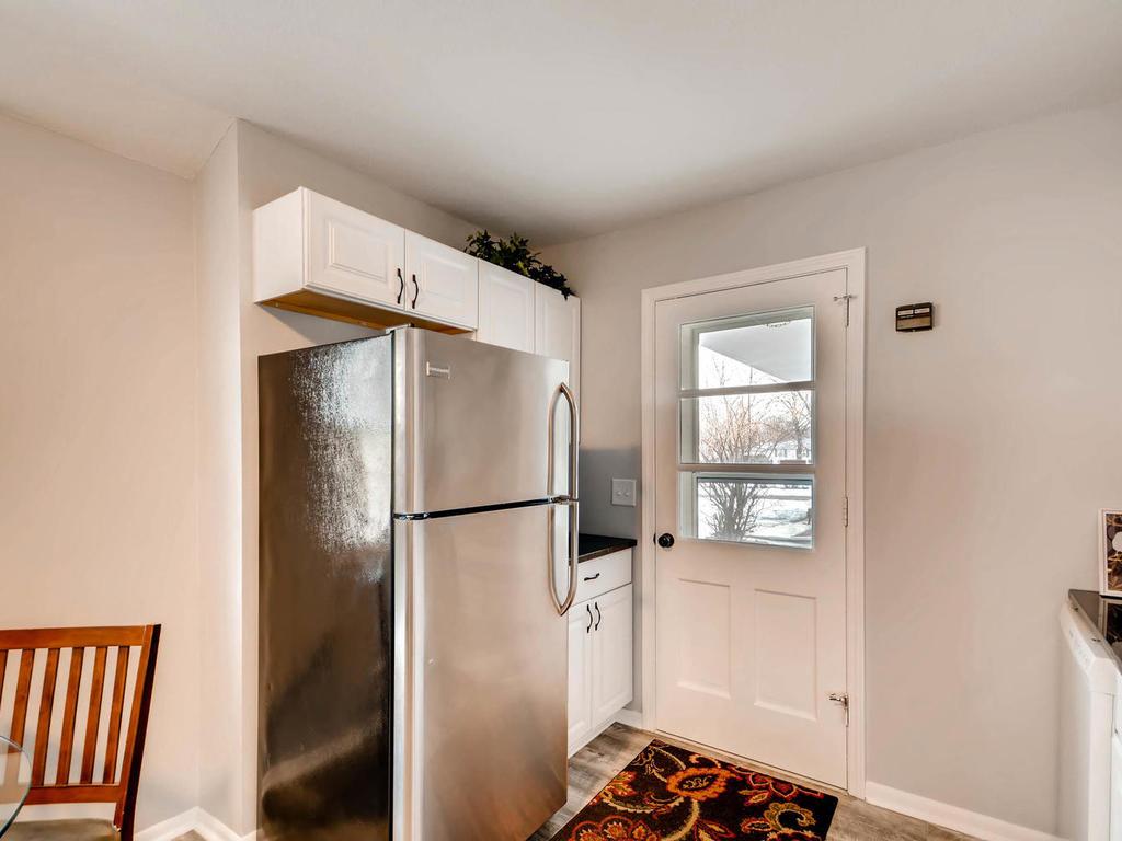 8340 Ewing Rd S, Bloomington, MN 55431 photo 7