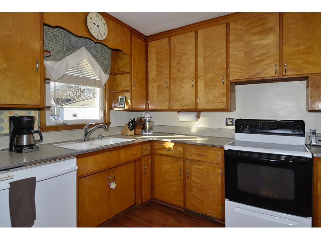 811 7th St NW, Faribault, MN 55021 photo 5
