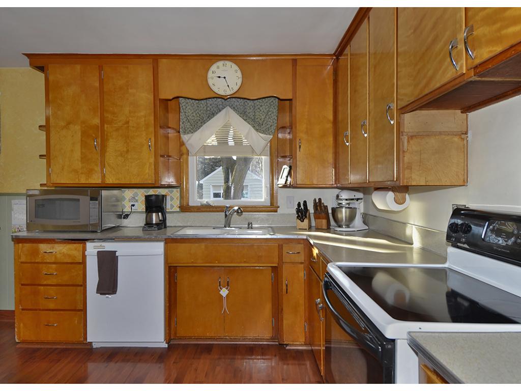 811 7th St NW, Faribault, MN 55021 photo 4