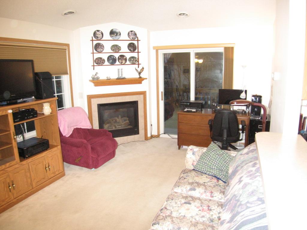 15545 Float Ln, Apple Valley, MN 55124 photo 4