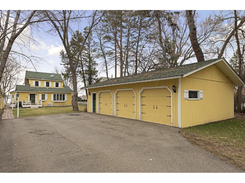 442 Lafayette Ave, Excelsior, MN 55331 photo 2