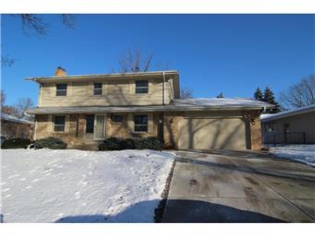10407 Morris Rd, Bloomington, MN 55437 photo 1