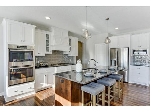 10944 Glenview Pl, Champlin, MN 55316 photo 3