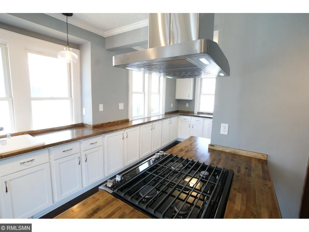 1789 Case Ave E, Saint Paul, MN 55119 photo 4