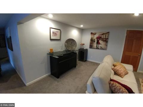 8147 Maple Ln N, Maple Grove, MN 55311 photo 3