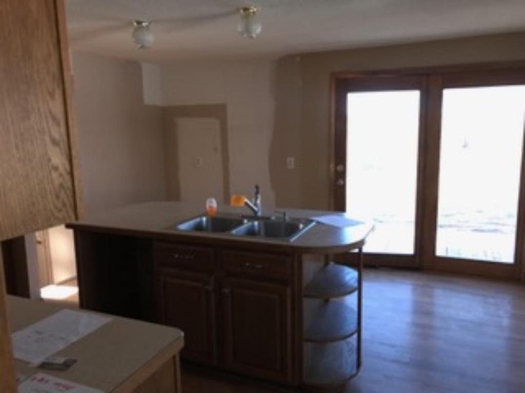 821 W Main St, Marshall, MN 56258 photo 9