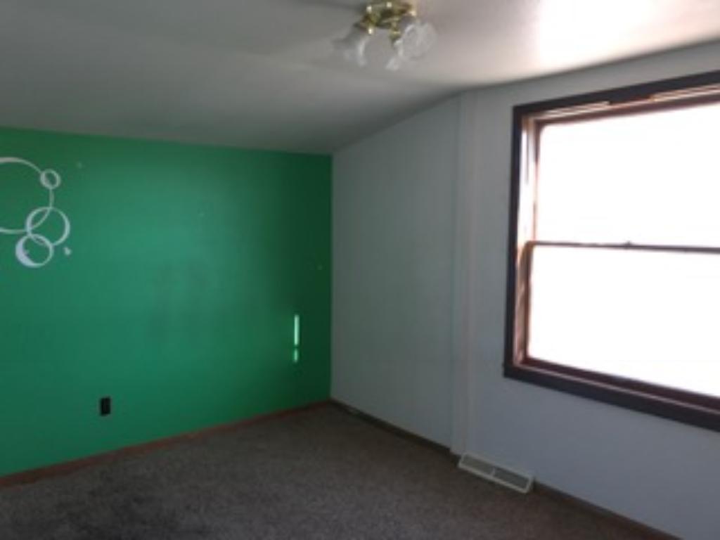 821 W Main St, Marshall, MN 56258 photo 11