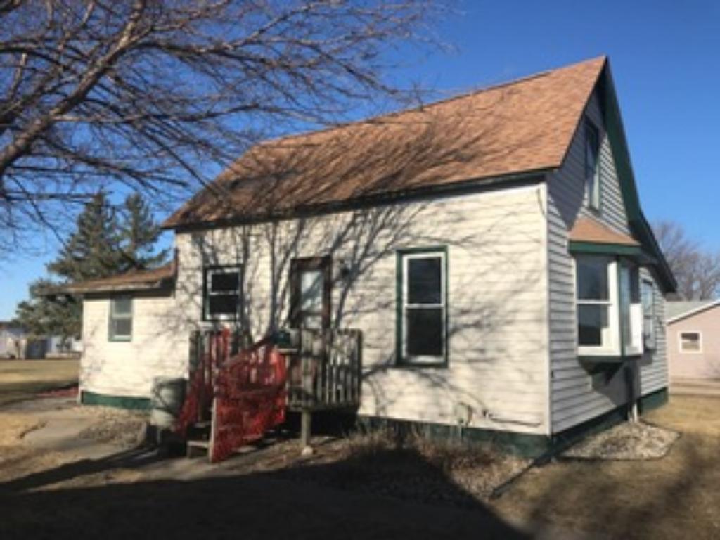 821 W Main St, Marshall, MN 56258 photo 7