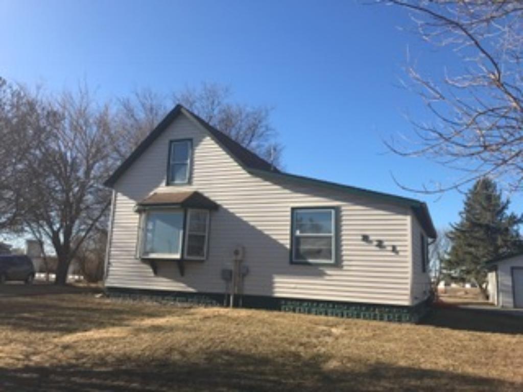 821 W Main St, Marshall, MN 56258 photo 1