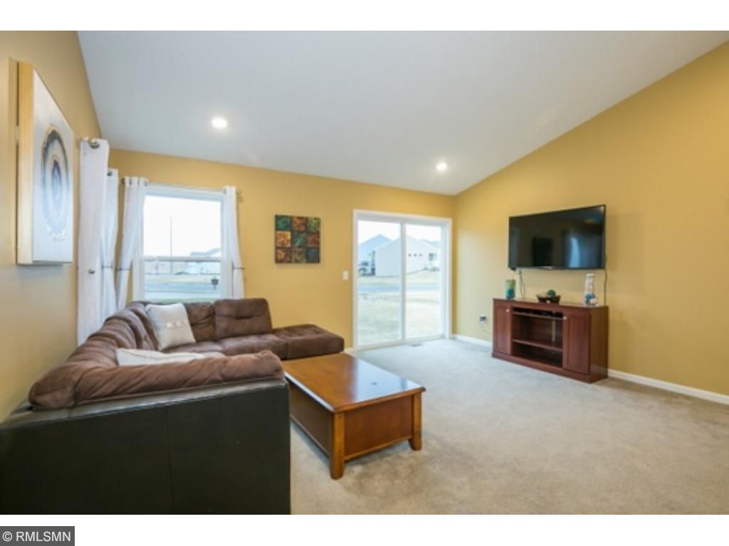1076 140th St E, Rosemount, MN 55068 photo 4