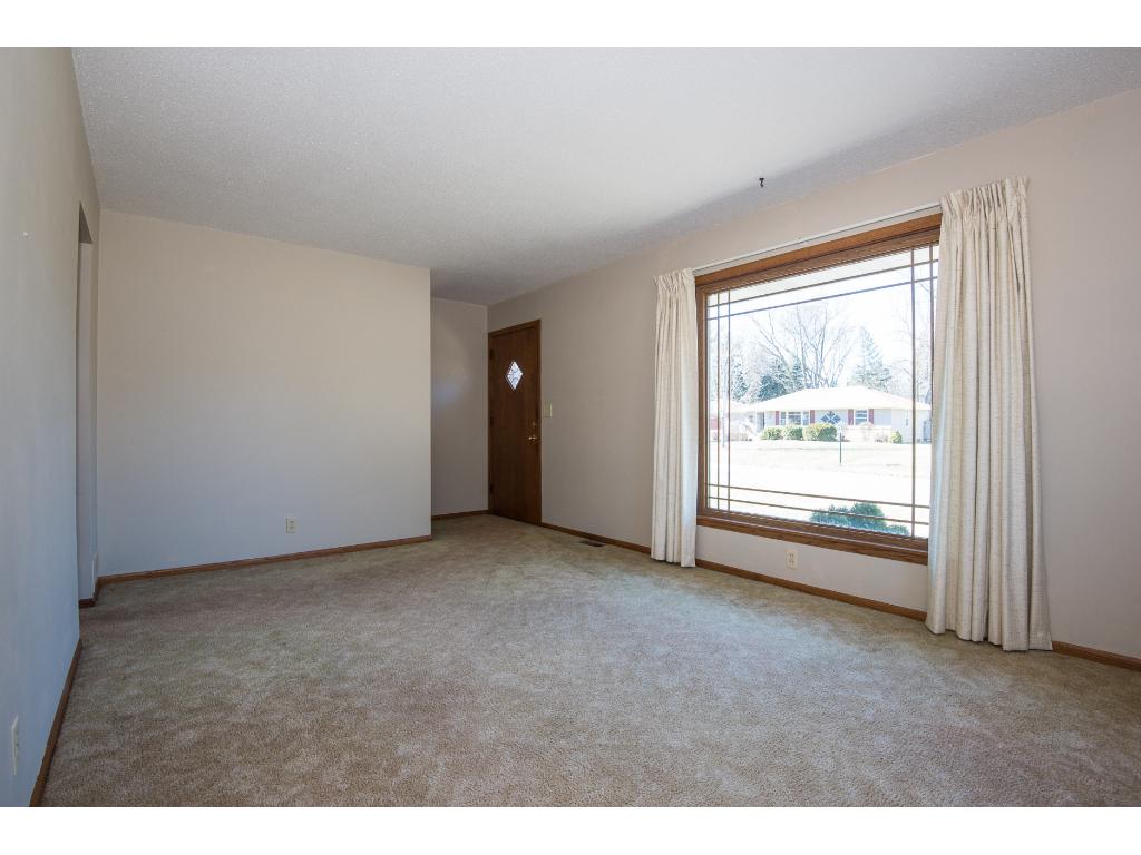 8201 Upton Ave S, Bloomington, MN 55431 photo 2
