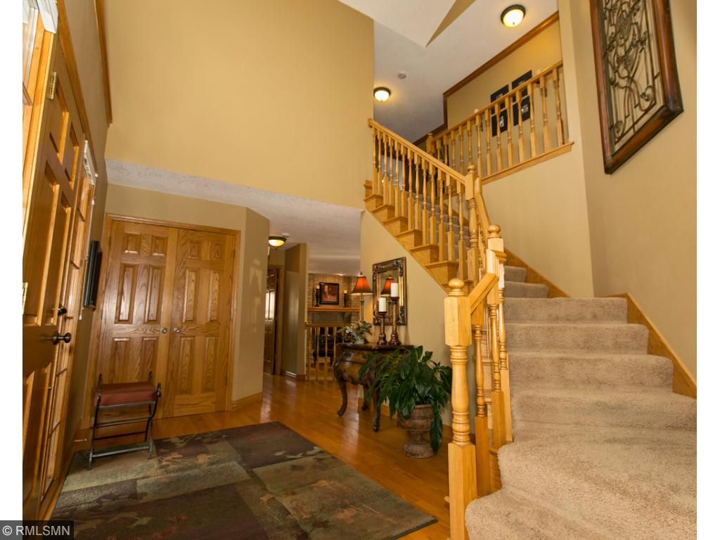 5973 Lorraine Ct, Shoreview, MN 55126 photo 2