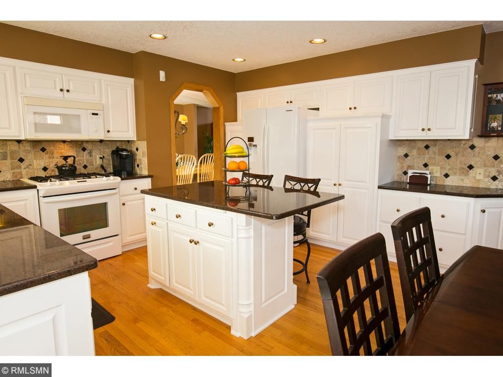 5973 Lorraine Ct, Shoreview, MN 55126 photo 3