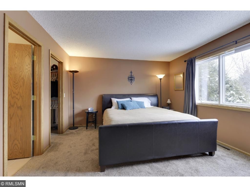 1487 Auburn Ct, Eagan, MN 55122 photo 8