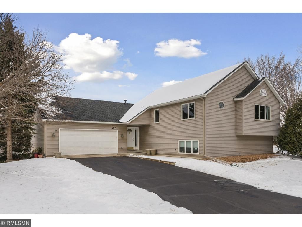 1487 Auburn Ct, Eagan, MN 55122 photo 1