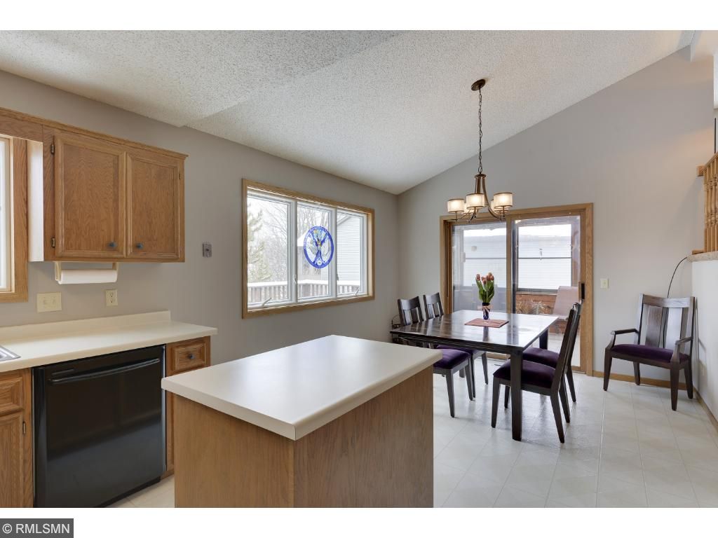 1487 Auburn Ct, Eagan, MN 55122 photo 4