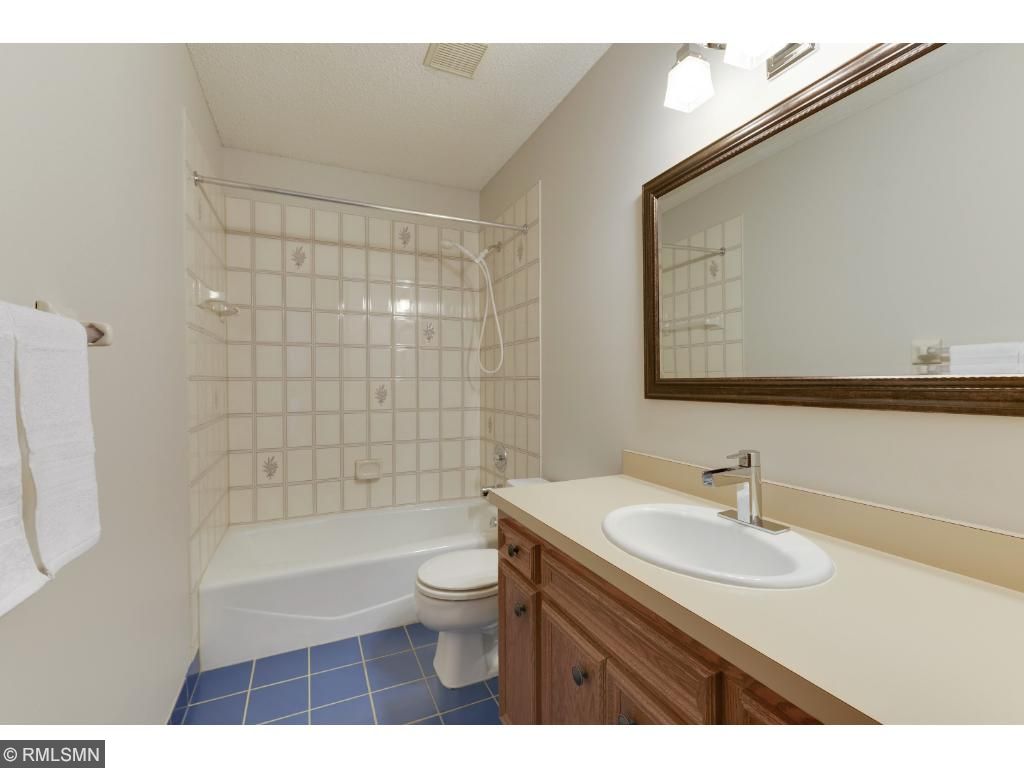 1487 Auburn Ct, Eagan, MN 55122 photo 12