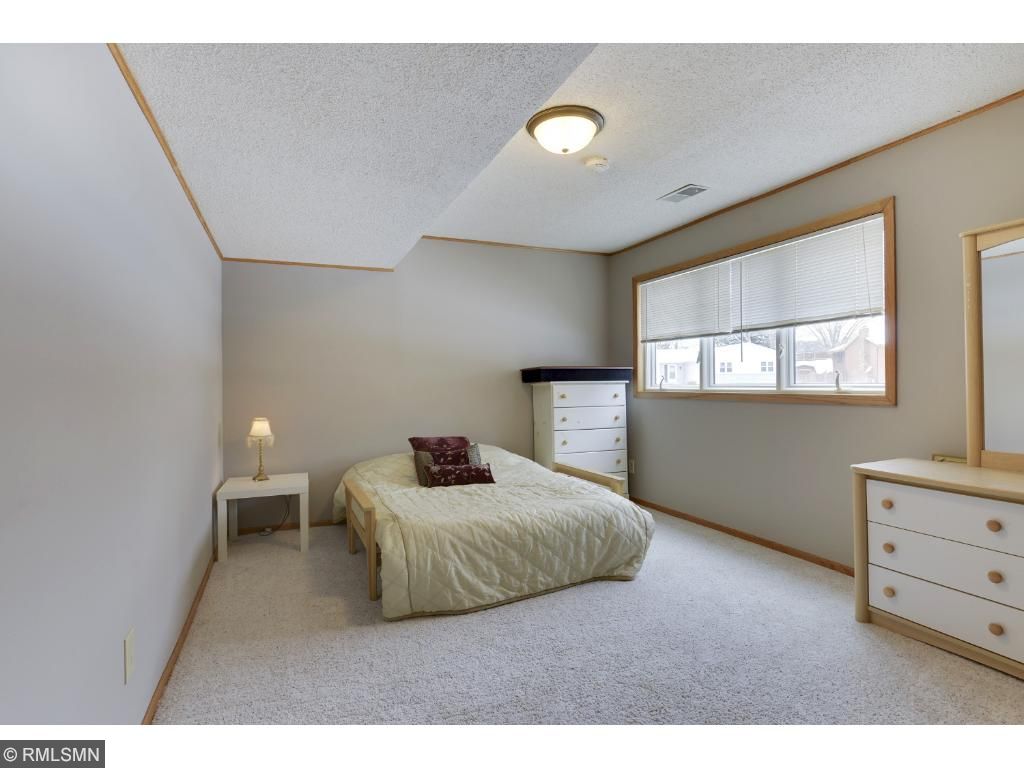 1487 Auburn Ct, Eagan, MN 55122 photo 15