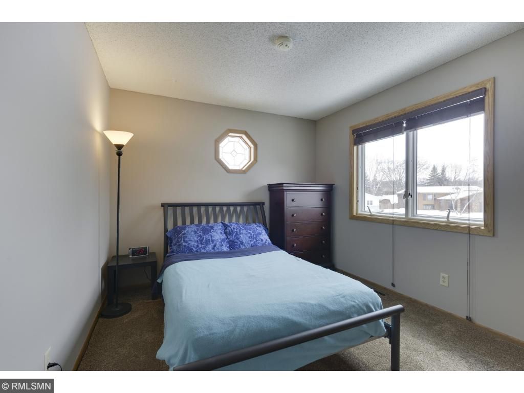 1487 Auburn Ct, Eagan, MN 55122 photo 10