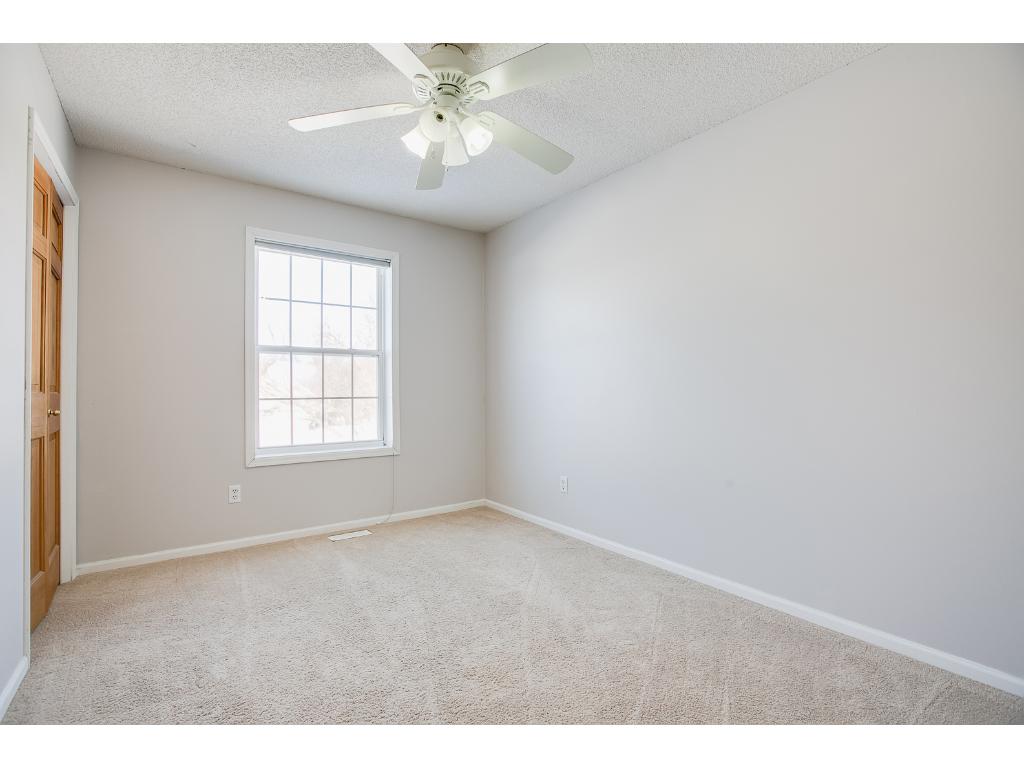 4674 Stratford Ln, Eagan, MN 55123 photo 18