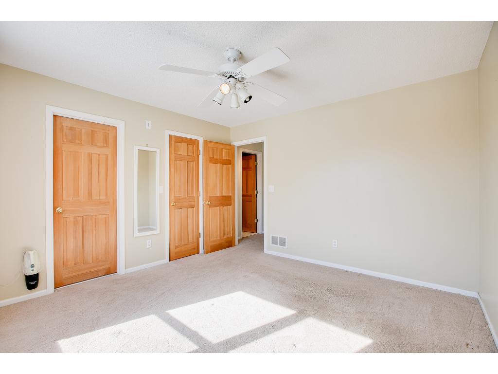 4674 Stratford Ln, Eagan, MN 55123 photo 21