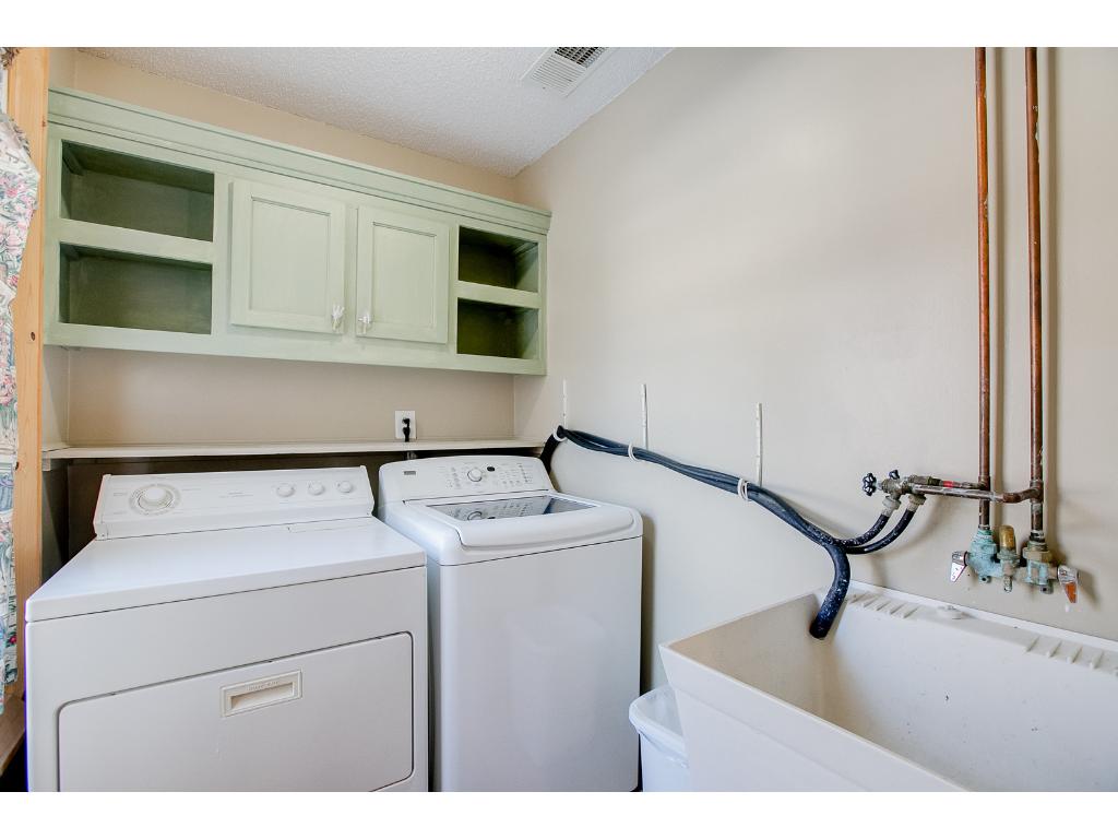 4674 Stratford Ln, Eagan, MN 55123 photo 17