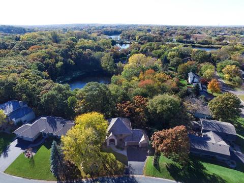 1318 Wilderness Curv, Eagan, MN 55123 photo 12