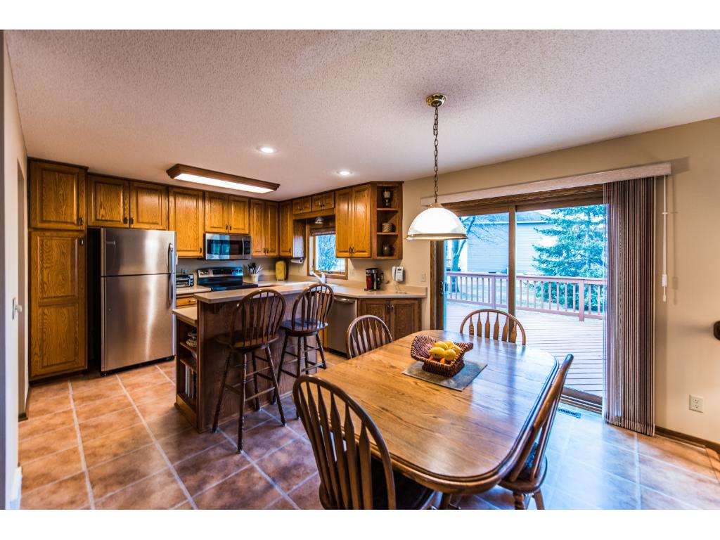 1384 Interlachen Dr, Eagan, MN 55123 photo 2
