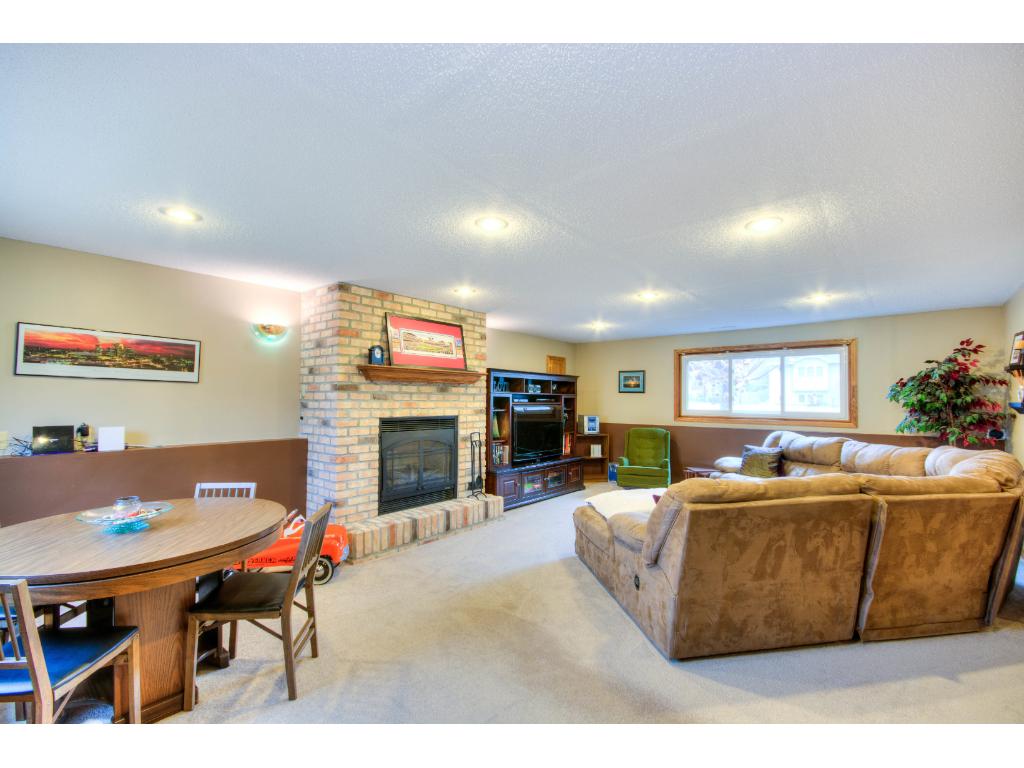 964 Kettle Creek Rd, Eagan, MN 55123 photo 10