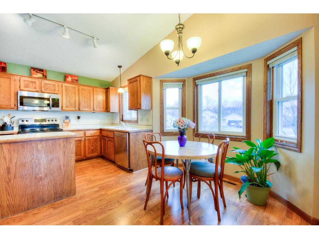 964 Kettle Creek Rd, Eagan, MN 55123 photo 4