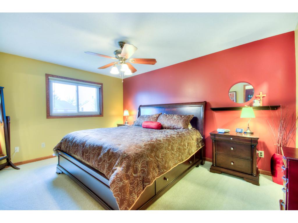 964 Kettle Creek Rd, Eagan, MN 55123 photo 12