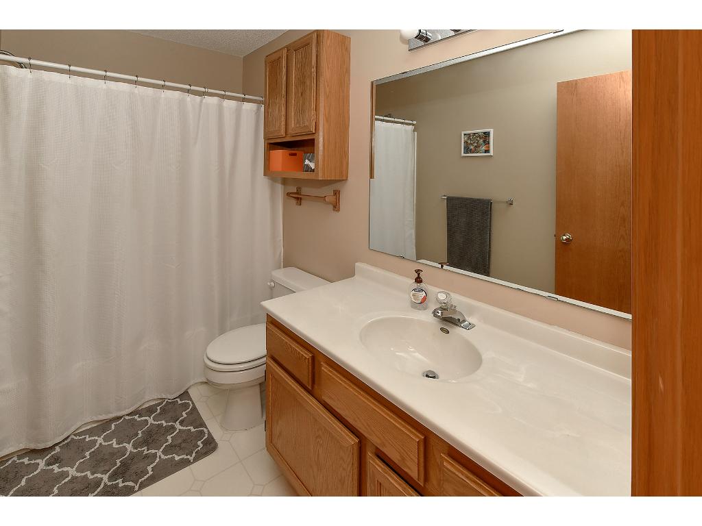 8476 Kimball Dr, Eden Prairie, MN 55347 photo 10