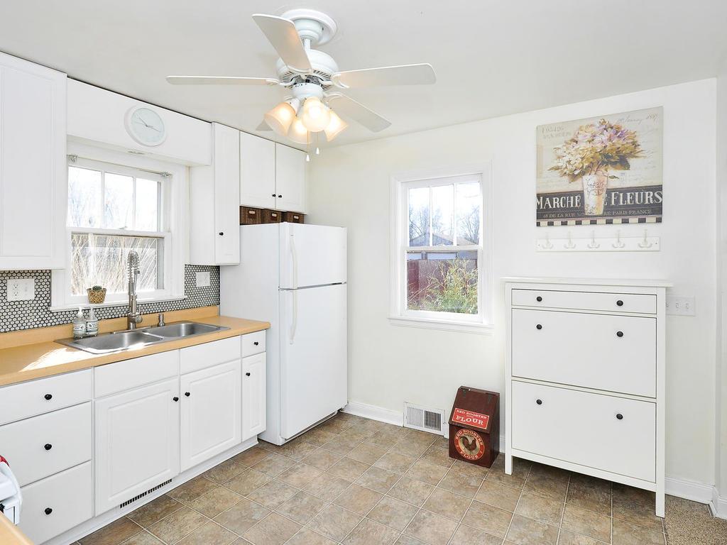 5719 Main St W, Maple Plain, MN 55359 photo 11