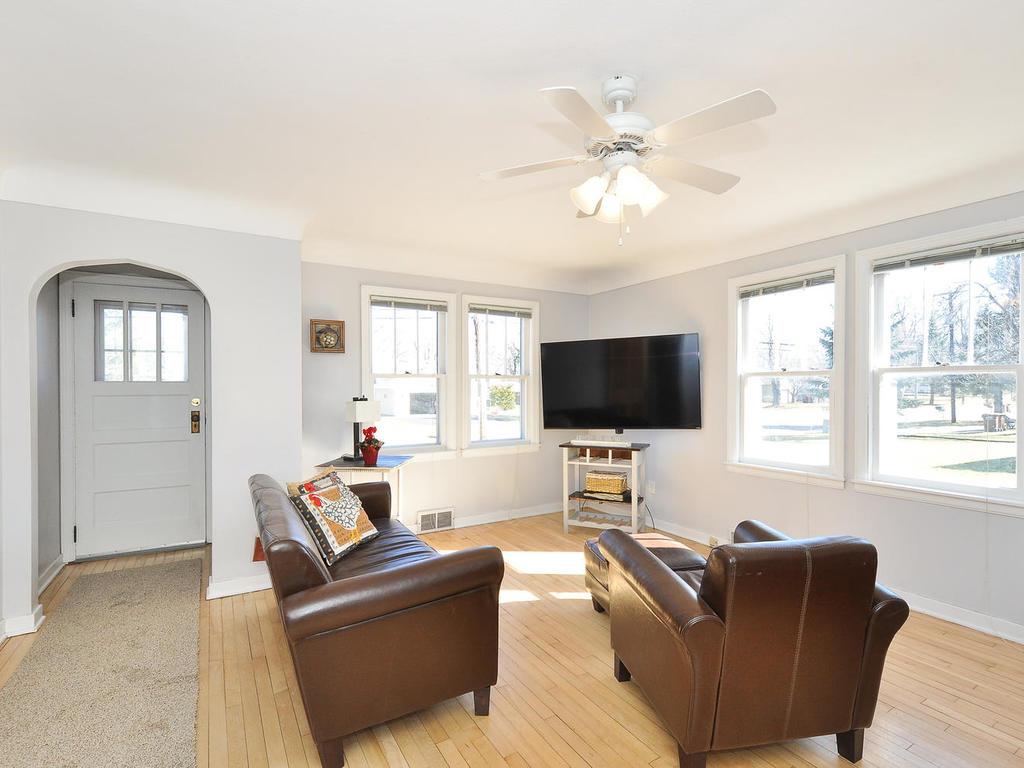5719 Main St W, Maple Plain, MN 55359 photo 5