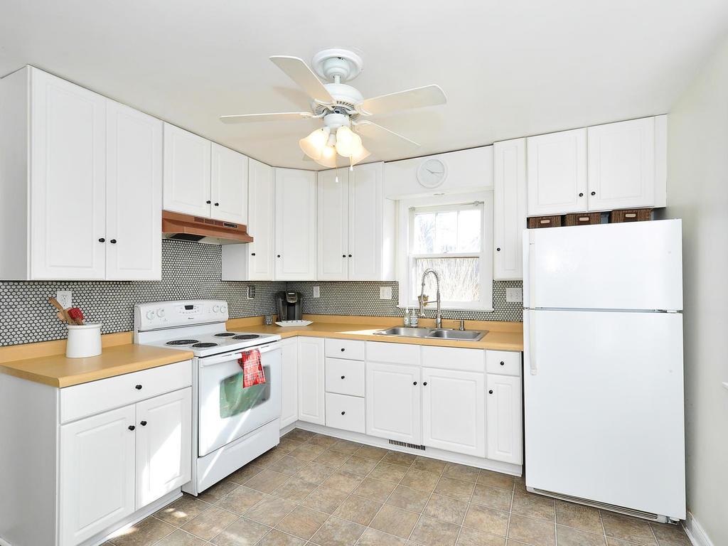 5719 Main St W, Maple Plain, MN 55359 photo 9
