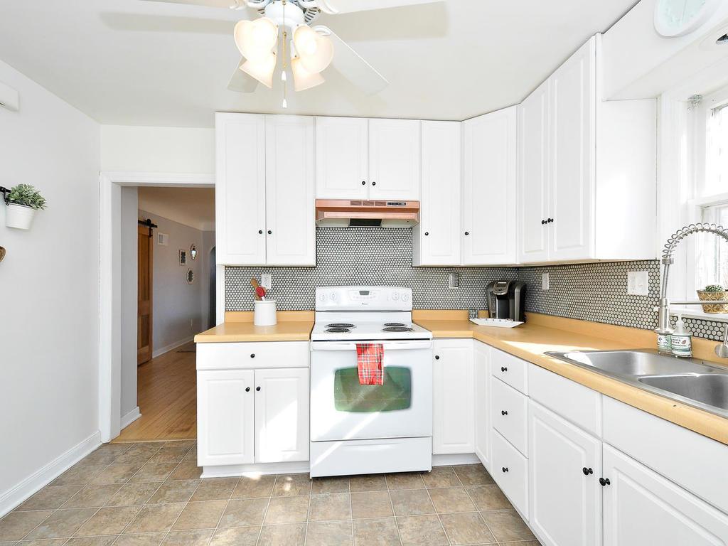 5719 Main St W, Maple Plain, MN 55359 photo 10